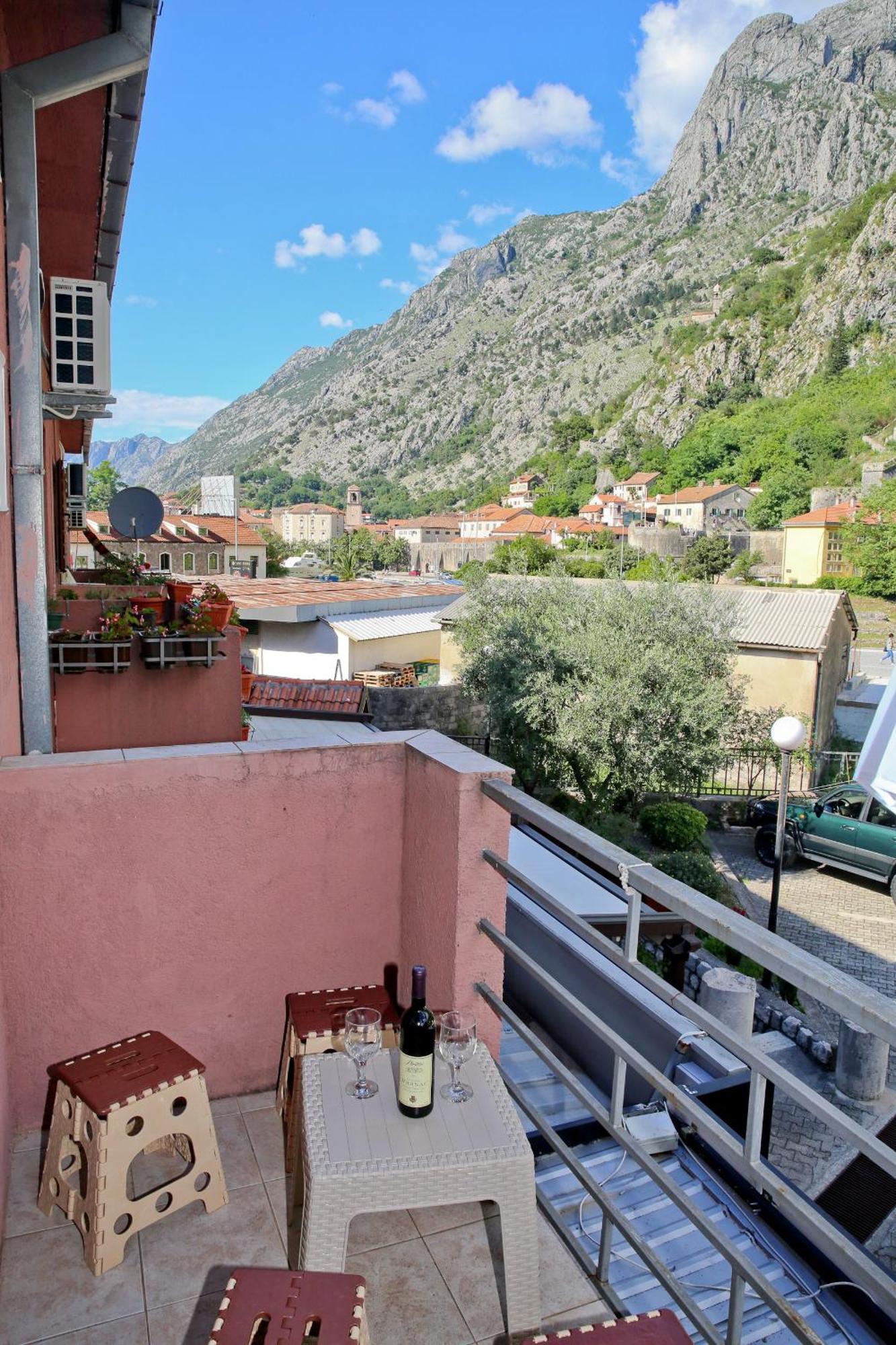 Apartman Tina Gurdic Kotor Eksteriør billede